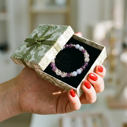 Se retrouver. Le bracelet 4 pierres qui vous accompagne à travers la ménopause